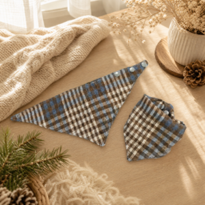 格纹三角巾-实景平铺展开 Plaid Pet Bandana