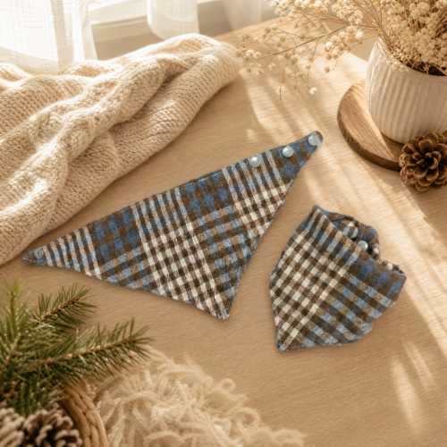 格纹三角巾-实景平铺展开 Plaid Pet Bandana